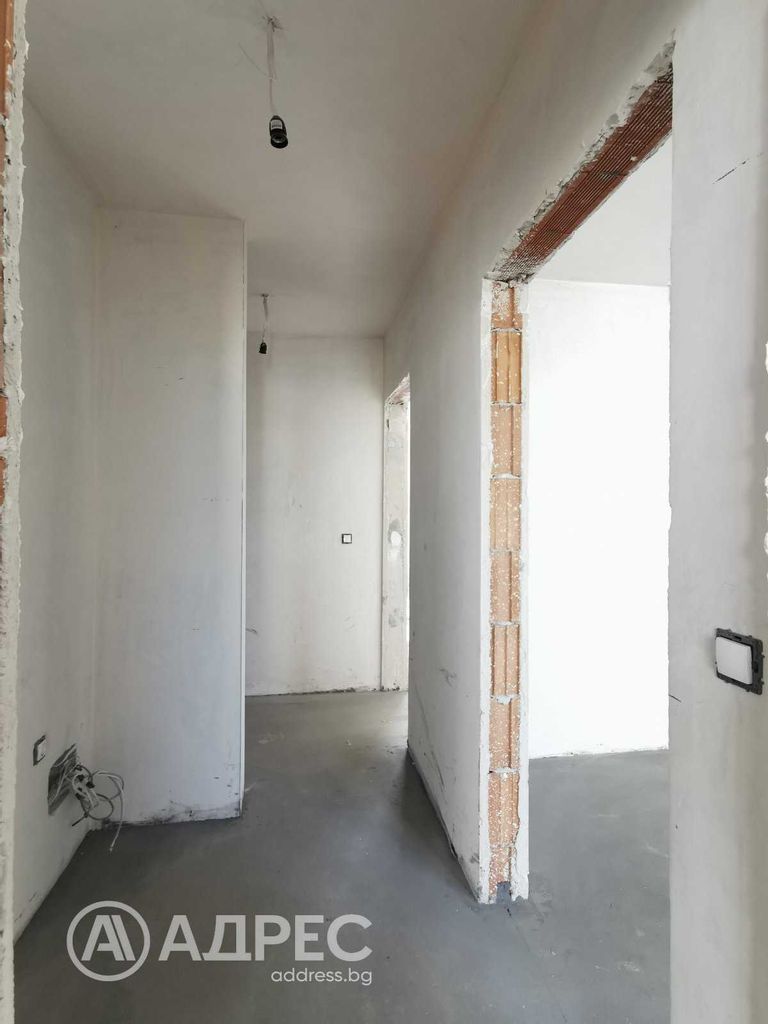Продава се Тристаен апартамент в Русе, Алеи Възраждане - 83 кв.м за 1493 €/кв.м - Снимка #7