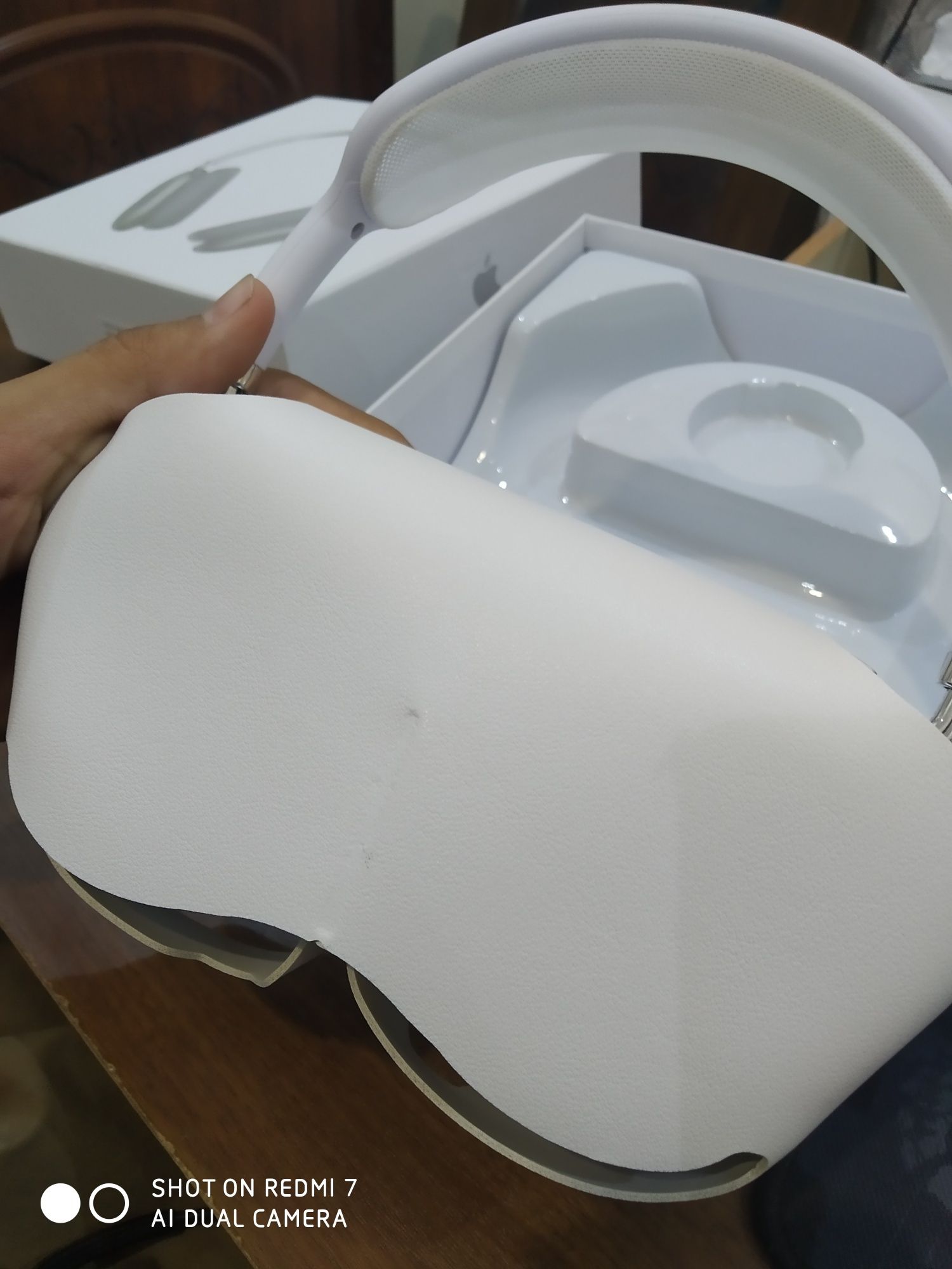 Airports Max sotiladi yengi karobja bor