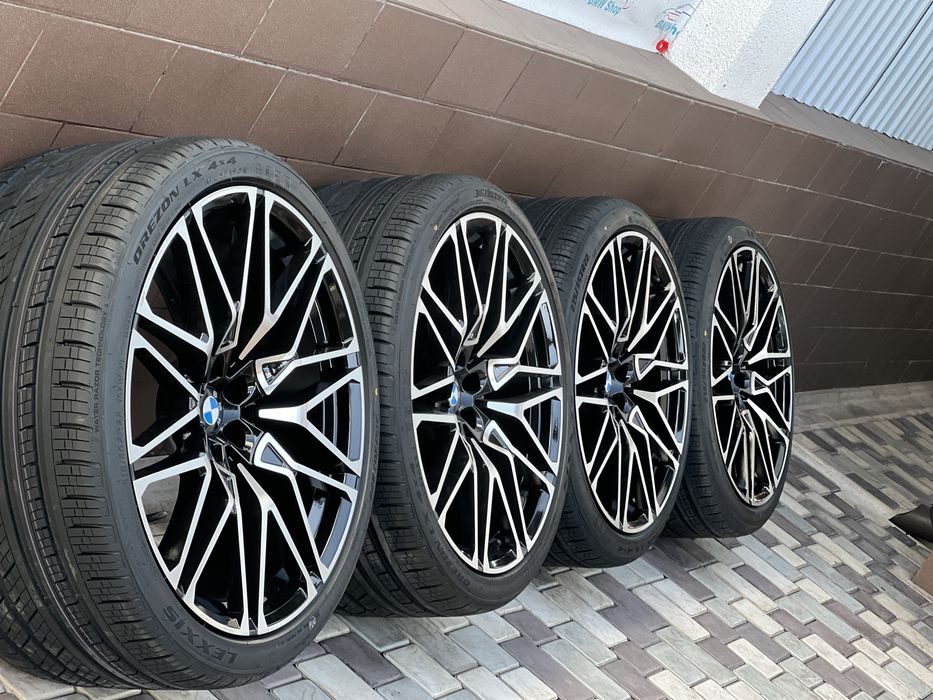 818 м стиль R22 от Bmw x5 G05 G06 новая всесезонная резина