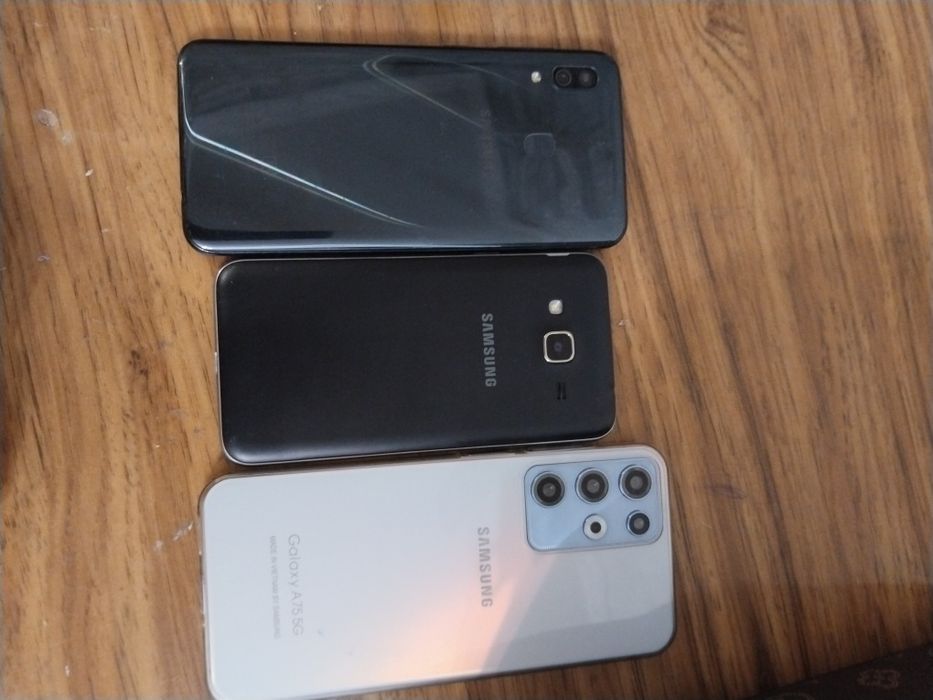 Обменяю на 3 сломанных телефонох на 1 рабочий