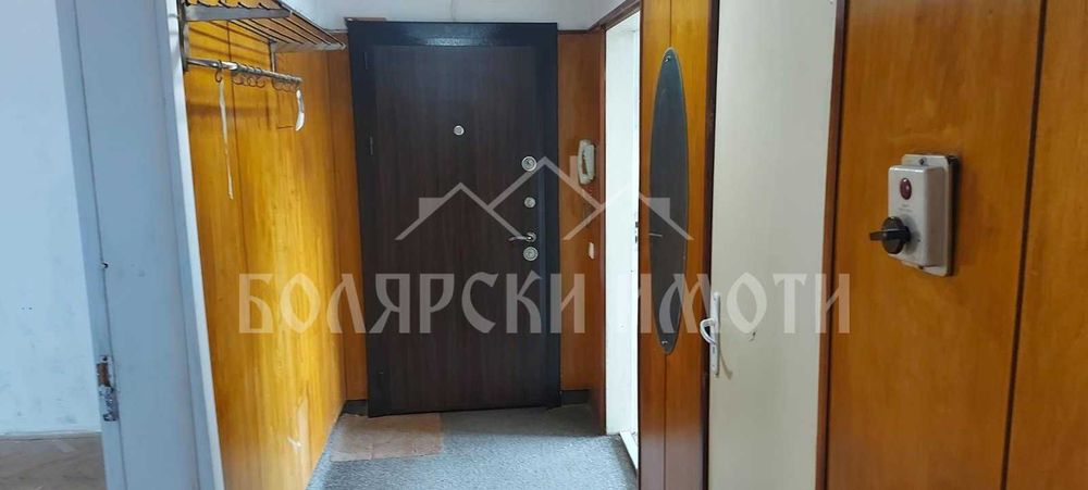 Продава се Четиристаен апартамент в Велико Търново, Център - 122 кв.м за 1107 €/кв.м - Снимка #1