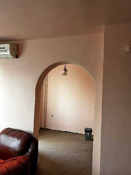 Продава се Тристаен апартамент в Бургас, Възраждане - 70 кв.м за 1239 €/кв.м - Снимка #1