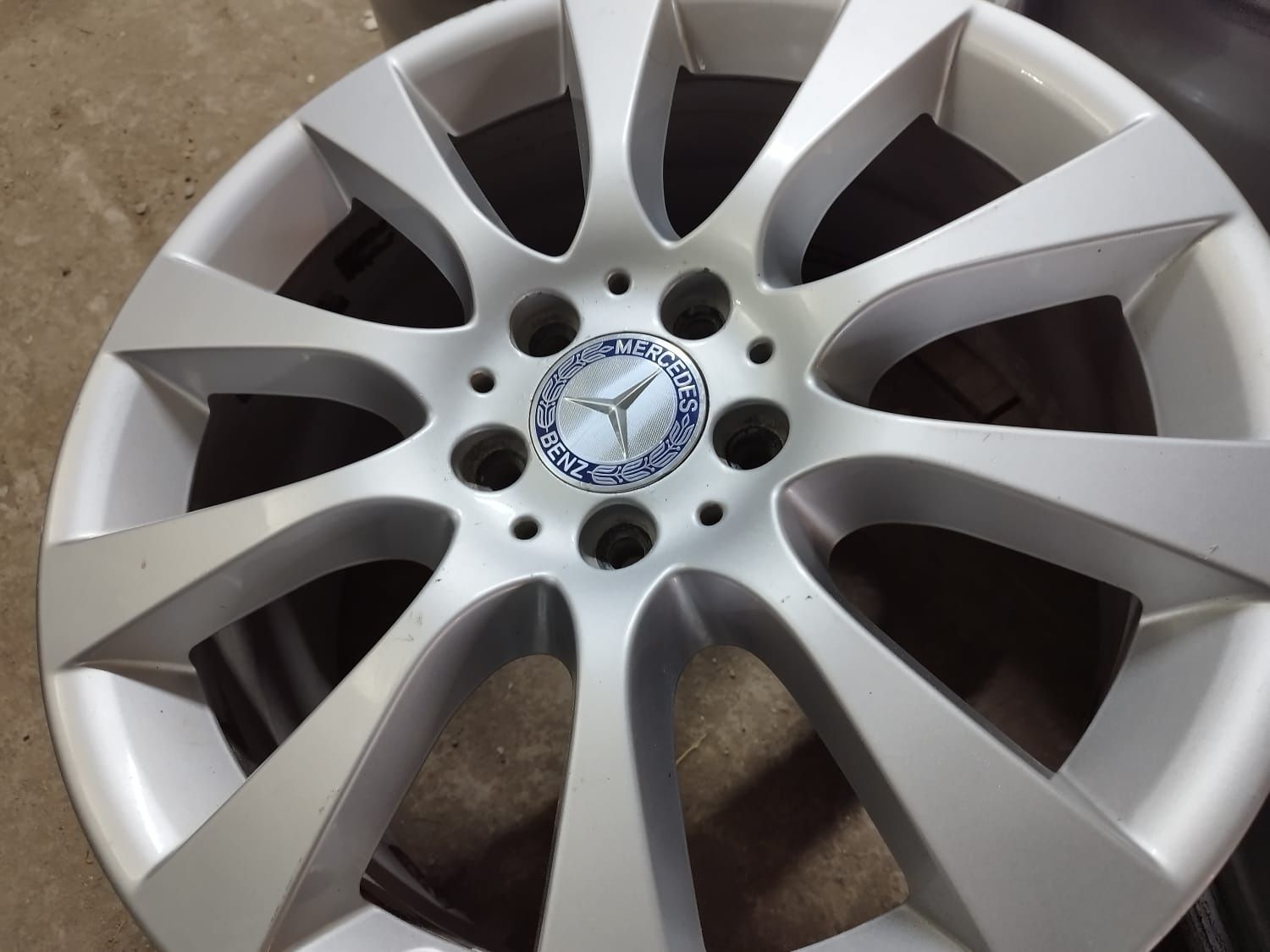 R18 PCD 5*112 Комплект оригинальных легкосплавных дисков