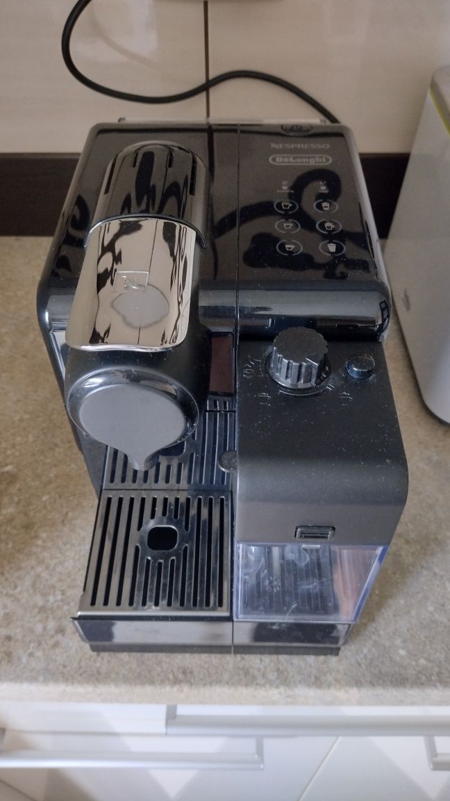 Aparat cafea DeLonghi Nespresso