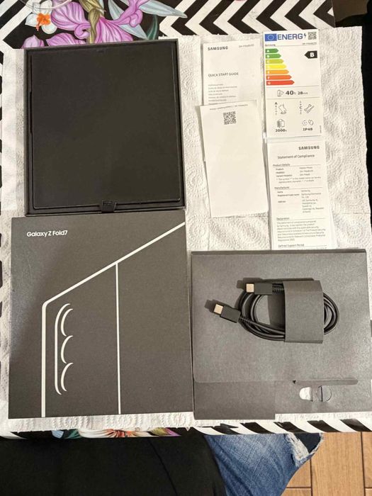 Vand samsung galaxy fold7 liber de retea