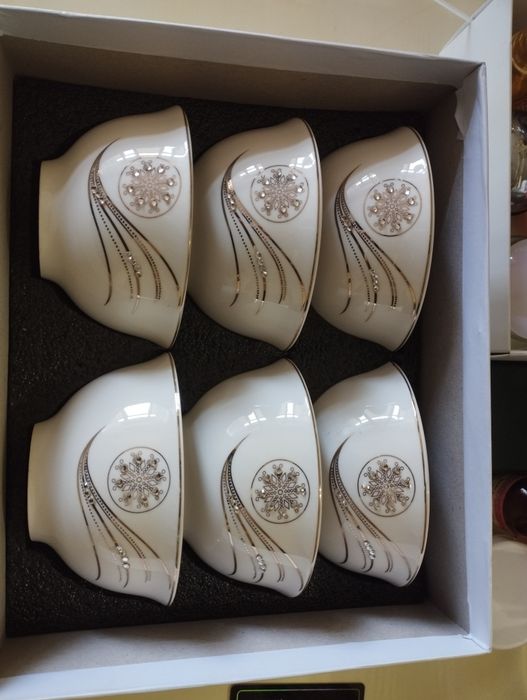 Продам набор пиалок со стразами