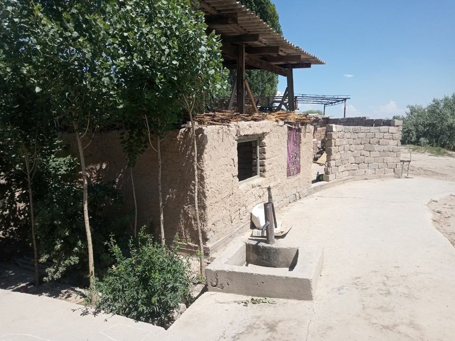 SROCHNO UY HOVLI SOTILADI LAYLAK mahalla 3 sotih  28,000 Kelishilad