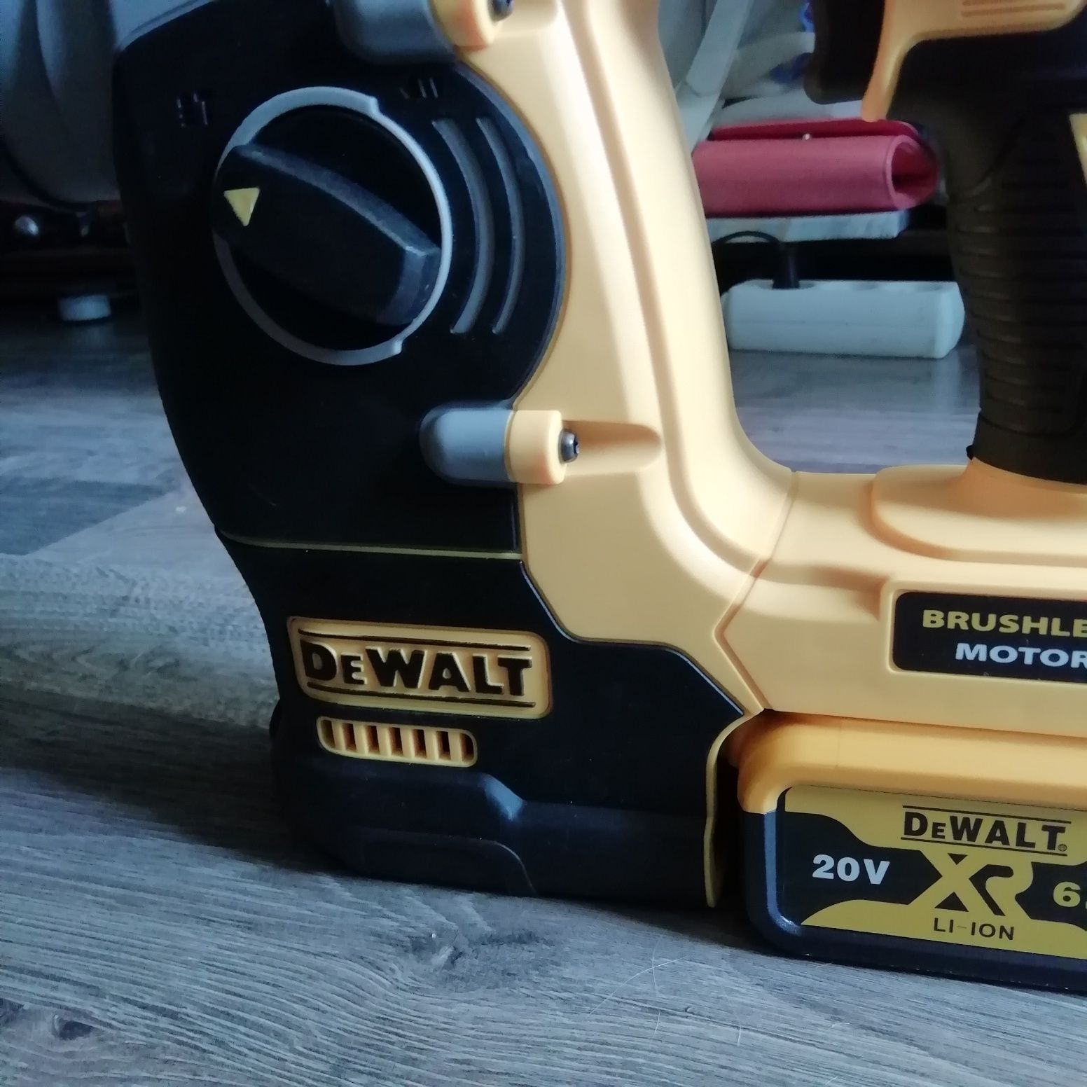 Ciocan rotopercutor DEWALT