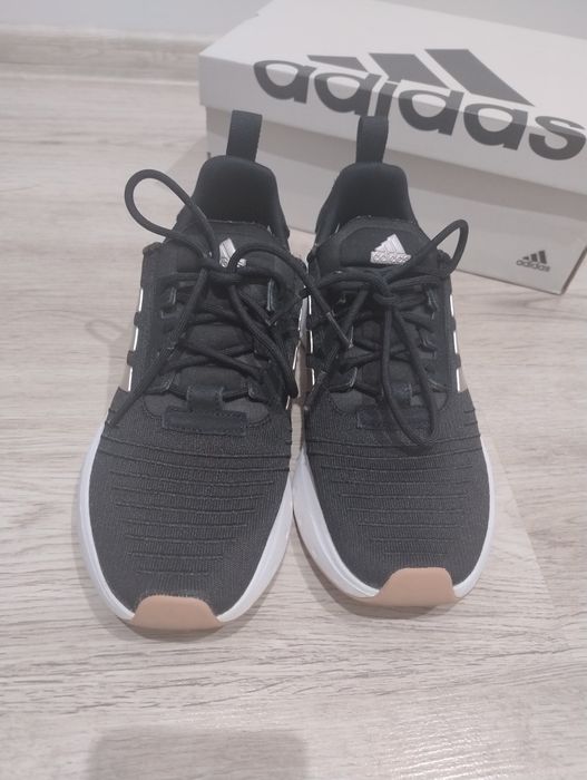 Adidas Swift Run marimea 39