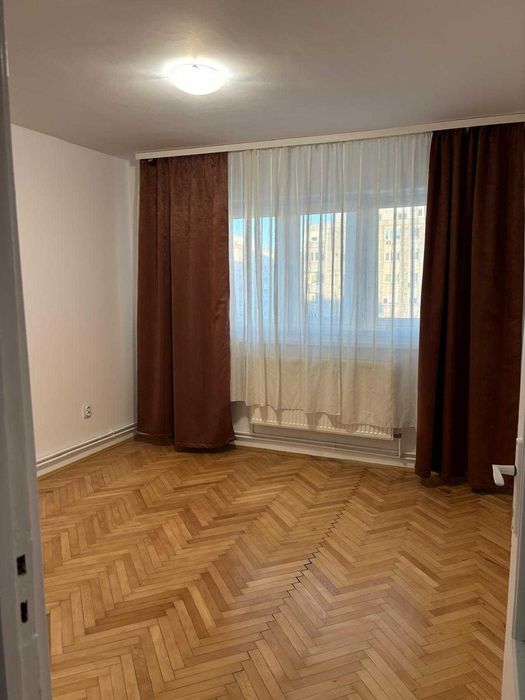 Închiriez apartament 67mp