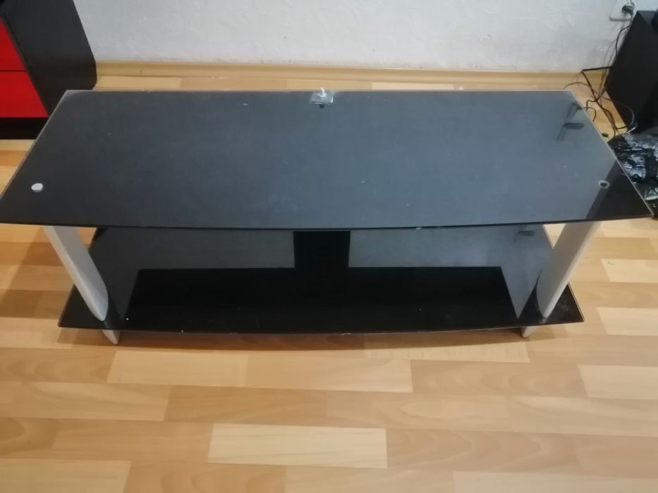 Продам тумбу под телевизор.