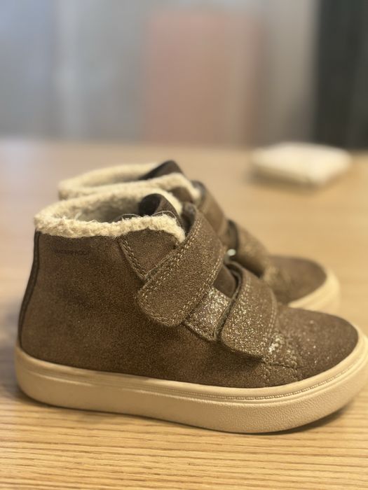 Ghete Geox fetite