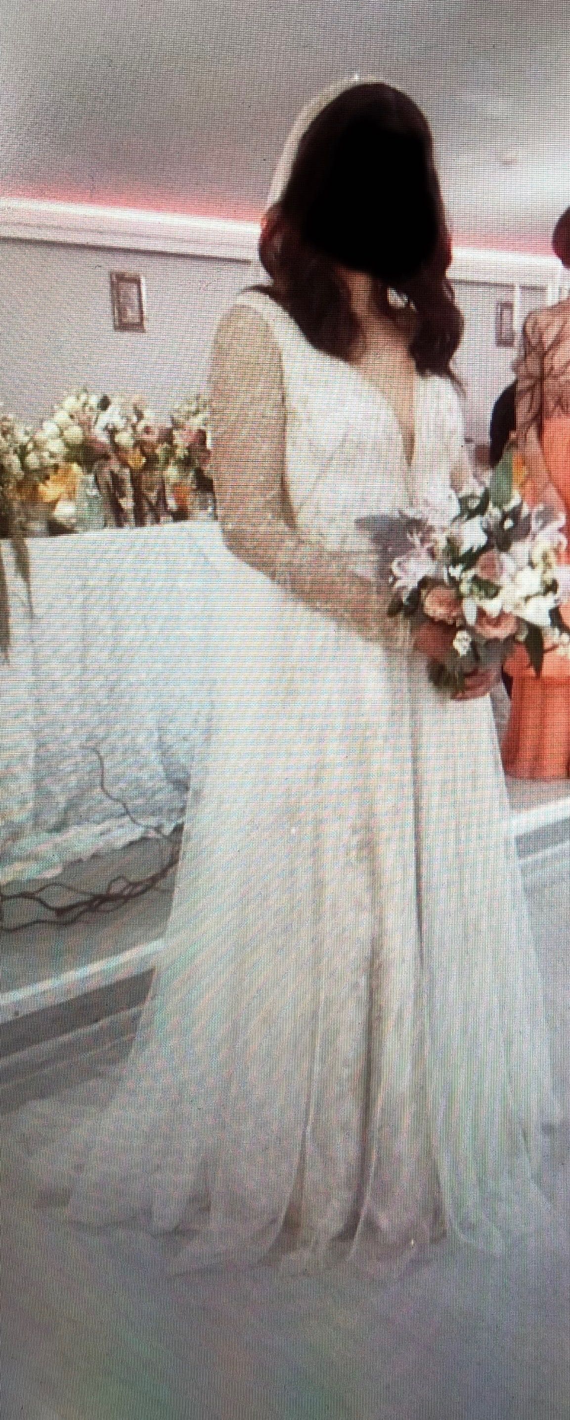 Vând rochie de mireasa făcută de atelierul blossomdress