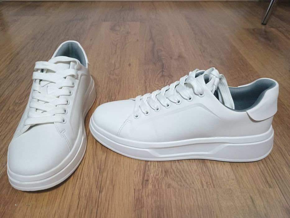 Adidași bărbați Zara