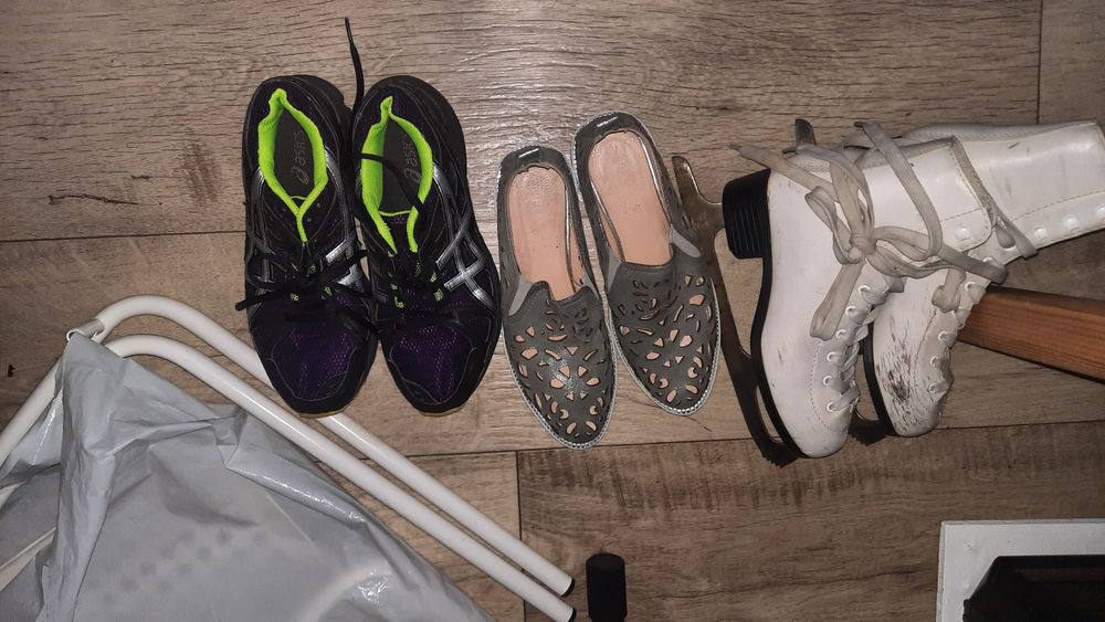 Отдам обувь женскую