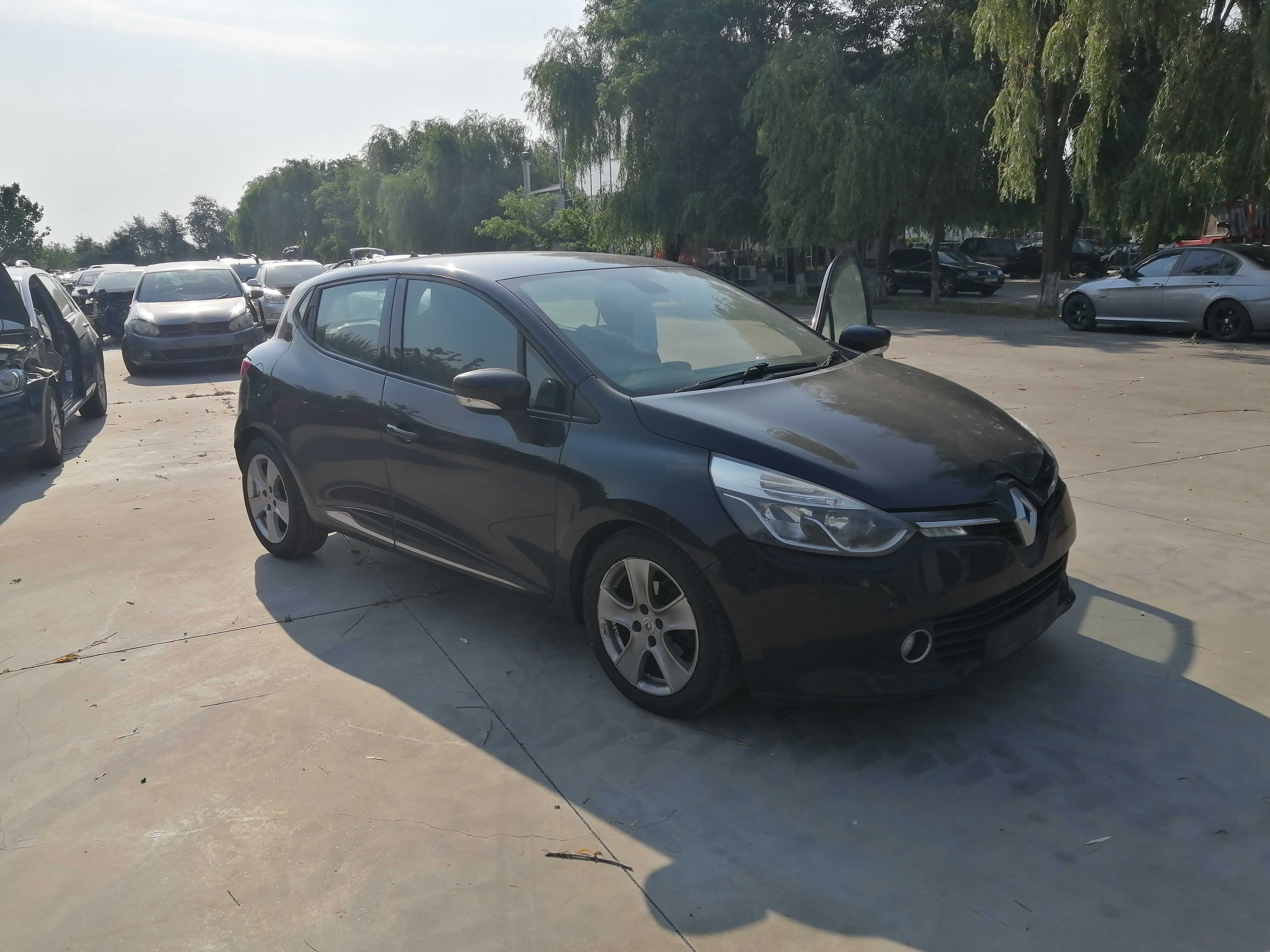 Dezmembram Renault Clio