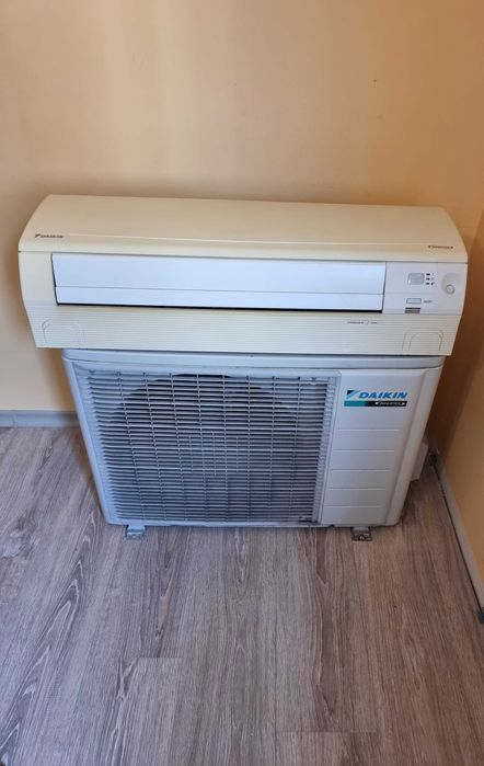 Климатик Daikin FTXS25J2V1B