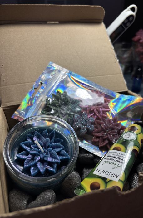 Set cadou aromat – lumânare handmade & wax melts & cremă de mâini