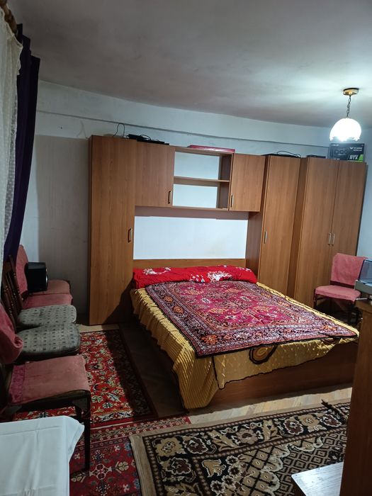 Mobilă , stare bună , mai multe seturi