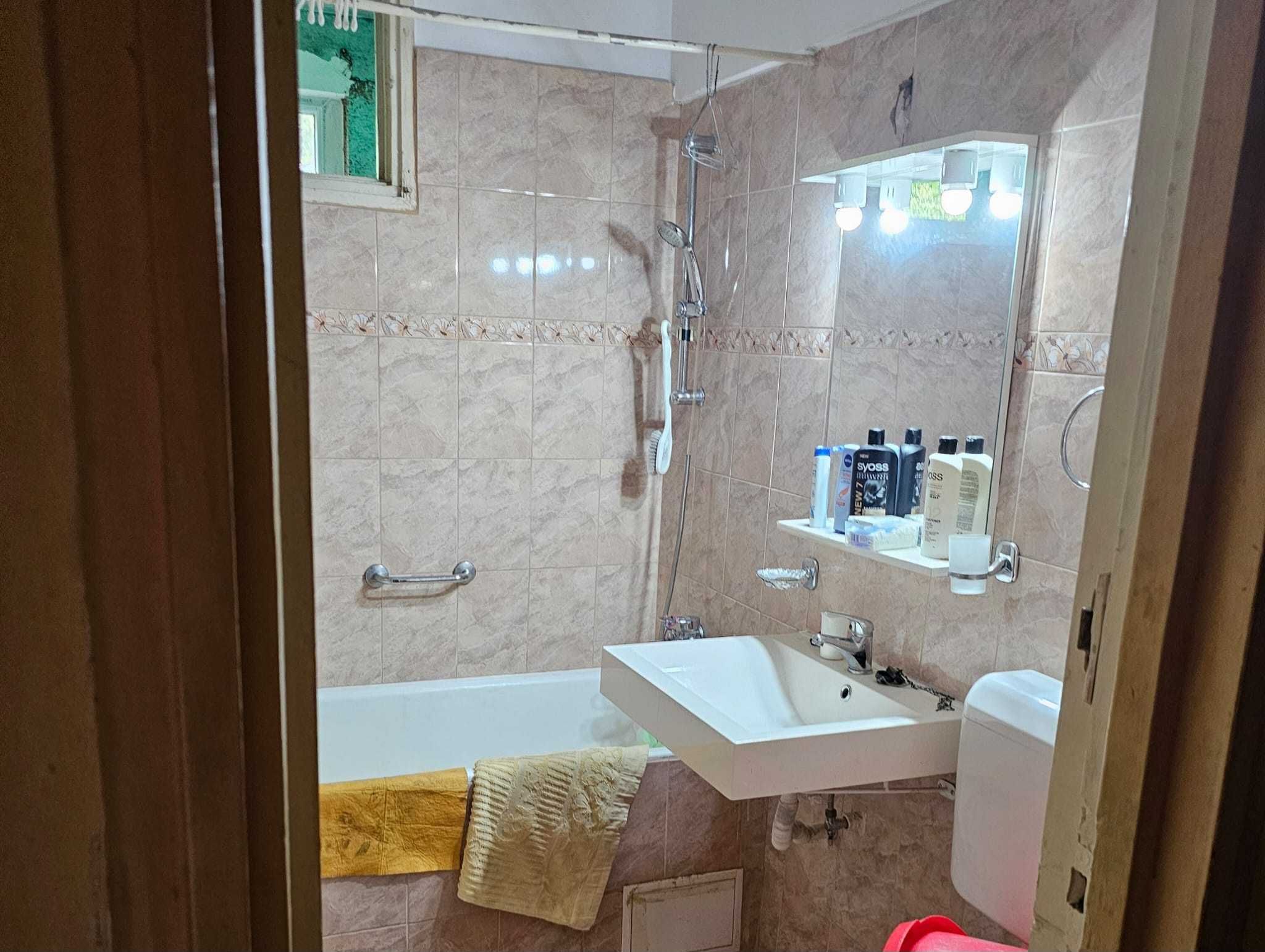 Apartament 3 camere Titan - Piata Minis