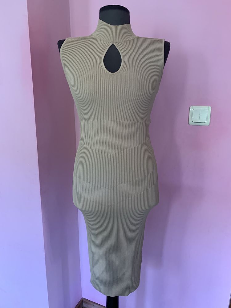 Бежова Рокля Guess-S