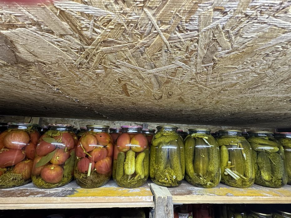 Продам соленые огурцы, помидоры и томатный сок