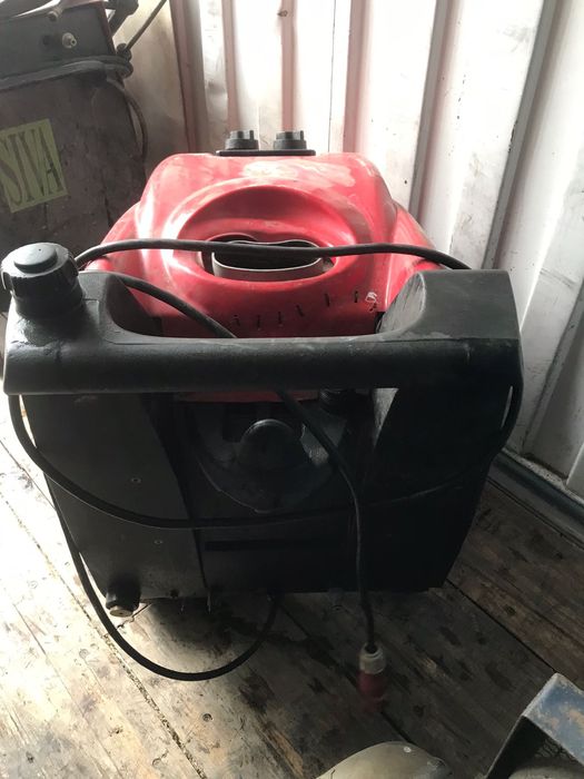 Ponpa spălat cu presiune 380 w cu apa. Calda