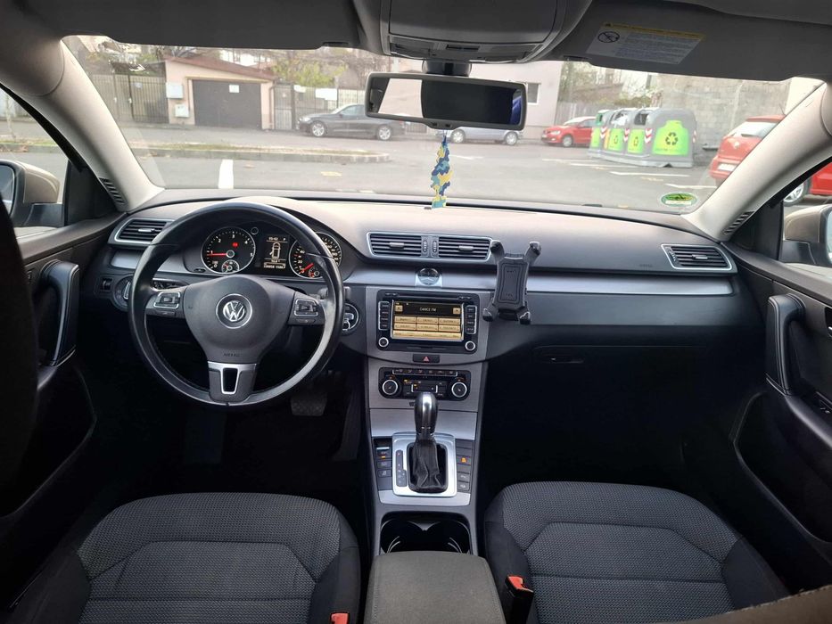 Vw Passat B7 / DSG / 2012 / NAVI / Camera / Xenon