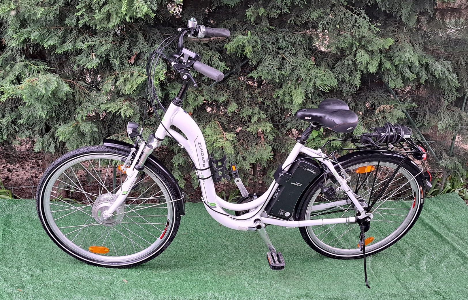 Vând bicicleta aluminiu electrica