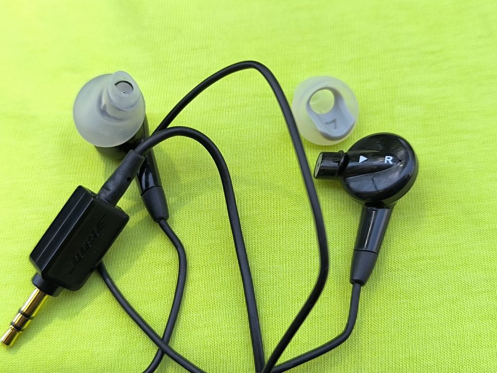 Слушалки с кабел Bose -  in ear (тапи)