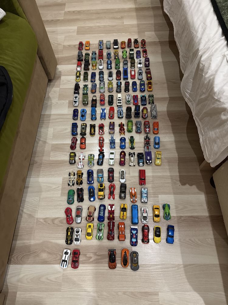 Hot wheels коли 1.80лв бройката!