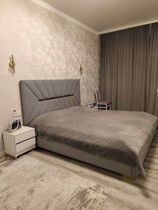 Срочно продам кровать с матрасом 180х200