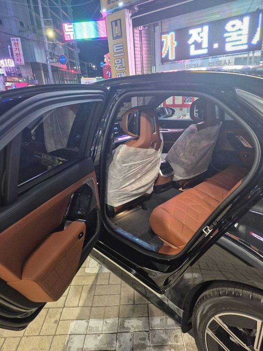 Продам новую BMW i7 eDrive50!