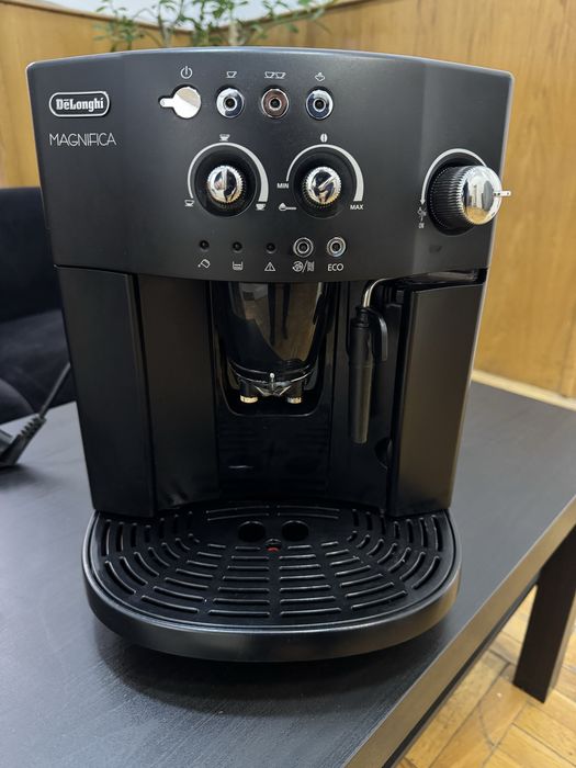 Espressor De’Longhi Magnifica ESAM4000B 1450w 15 bar