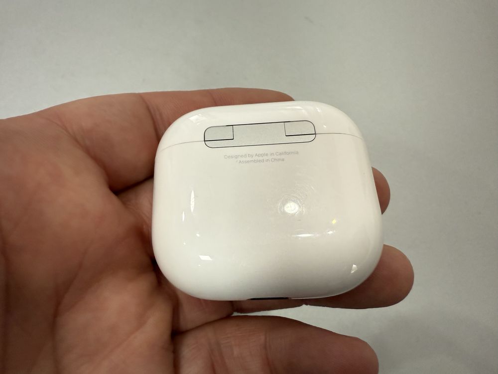 AirPods 4th Generation