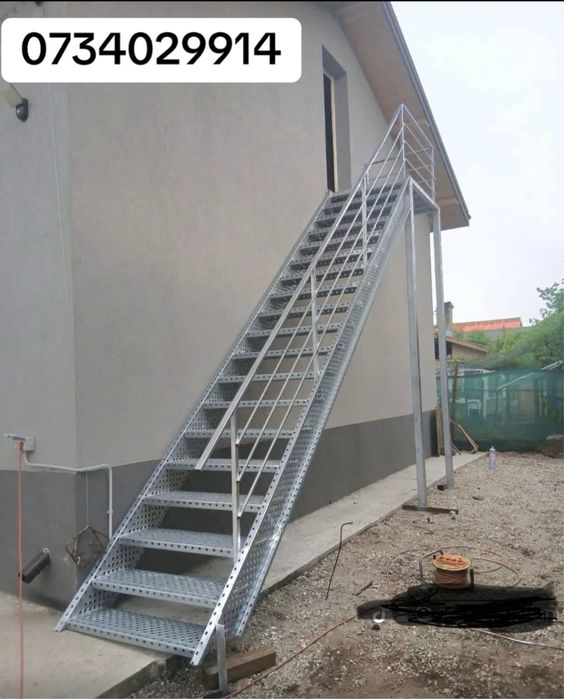 Scări metalice zincate
