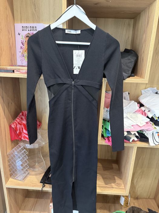 Бандажна черна рокля Зара