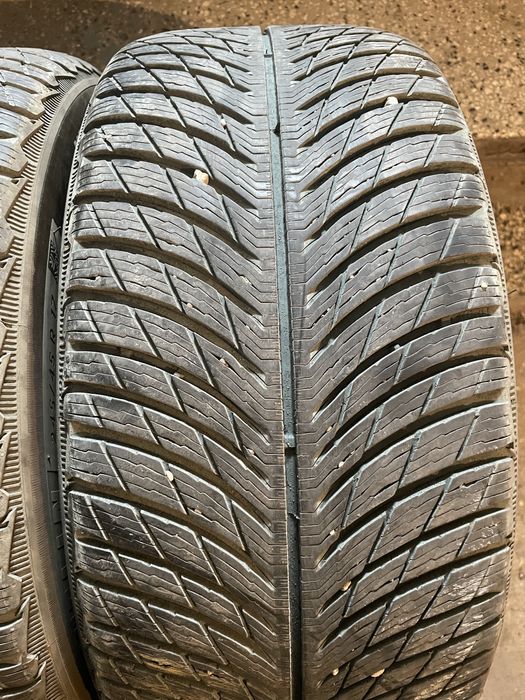 245/45/17 2 броя зимни гуми Michelin !