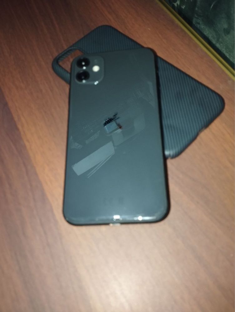 Iphone 11 rasiski zuri
