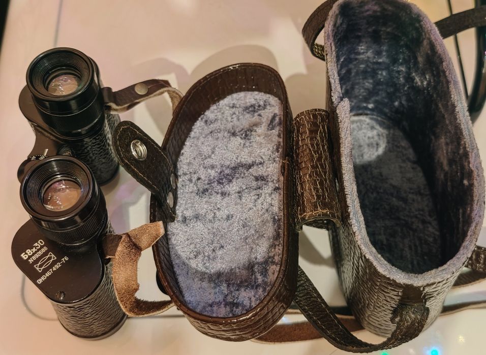 Бинокъл Б 8Х30, от българската армия през 50-те години. .