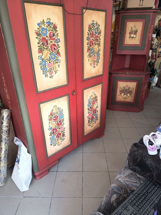 Mobilier antik că nou