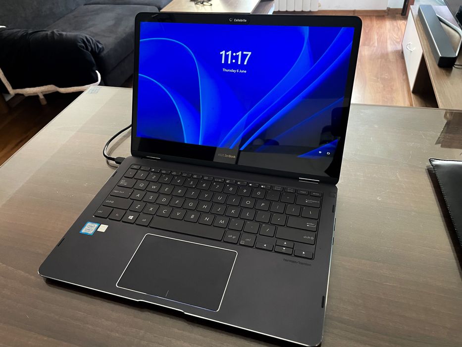 Vând Laptop ASUS ZenBook UX370U – Subțire, ușor și performant!