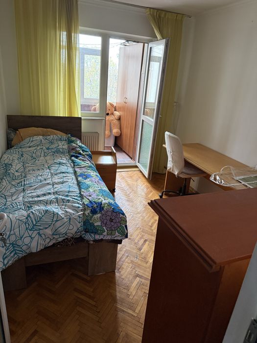 Inchirez apartament 4 camere.