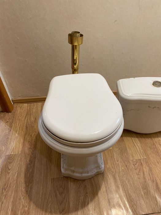 Продам унитаз 7000 тг