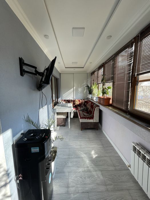 Срочно сотилади 5 хона 3 этаж 9 этажли домда. Согдиана 63 мактаб