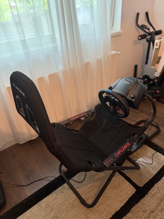 Scaun si volan cu pedale gaming