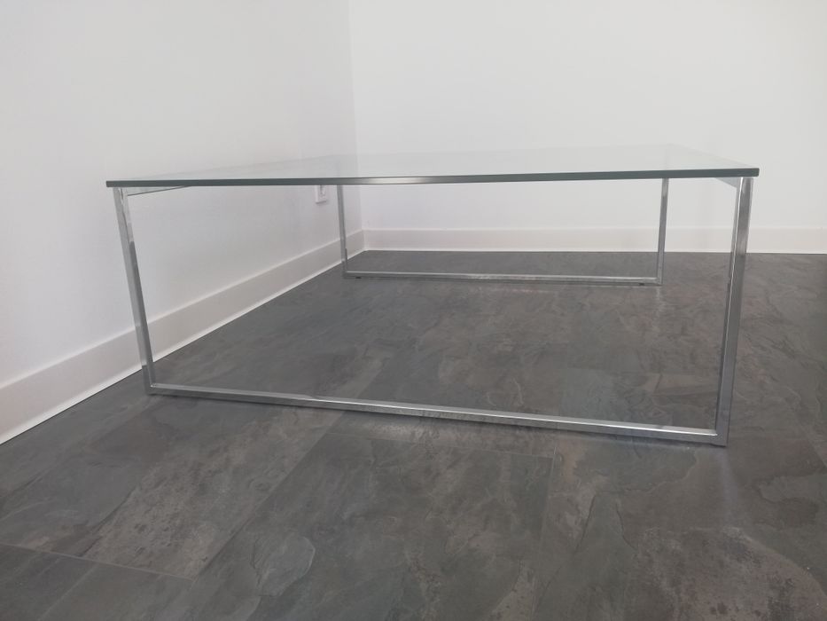 Vând masă din sticlă, transparentă, cu suport din inox, 100x100 cm