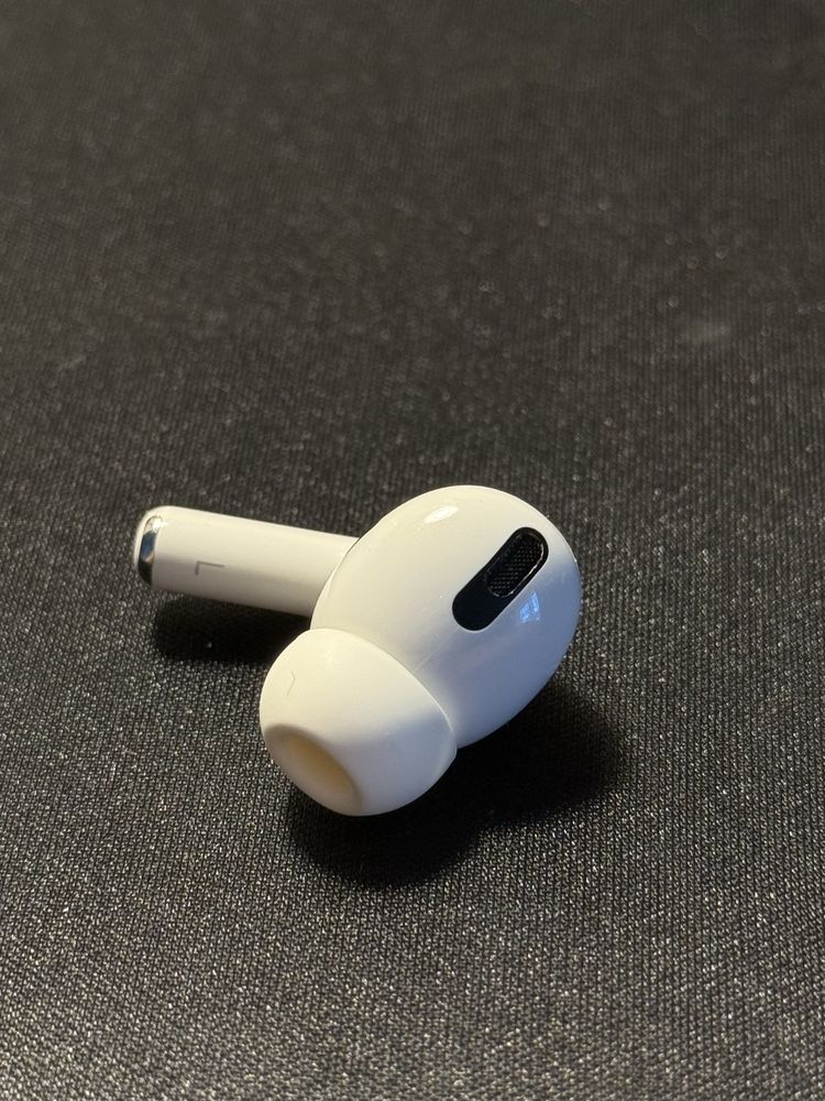 Airpods pro 1 , левый наушник