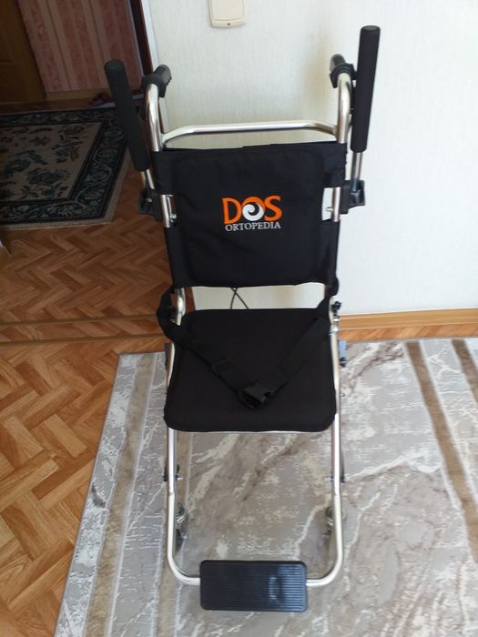 Кресло-каталка для обеспечения мобильности и комфорта