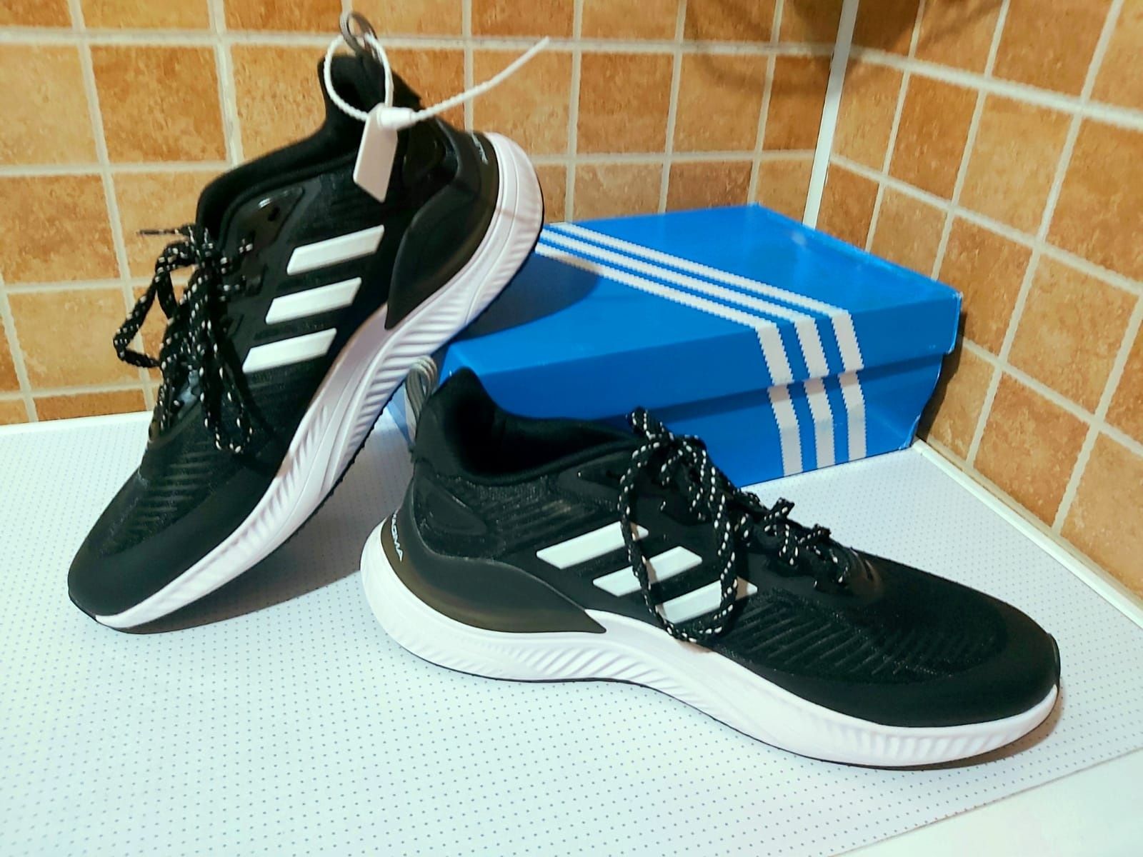 Кроссовки Adidas Alphamagma